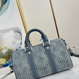  Effortless top-handle bag carried on shoulder