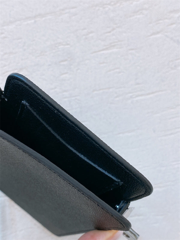  satchel close-up of hardware and finish 29