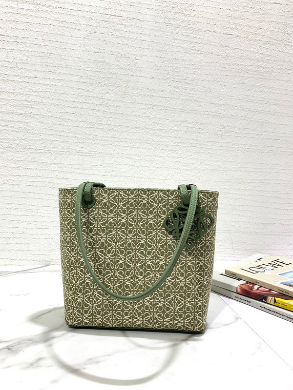 Ziva's Charm handbag – full view (21cm*10cm*22cm)