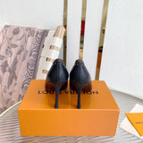 Louis Vuitton shoes Style 321 - full pair display