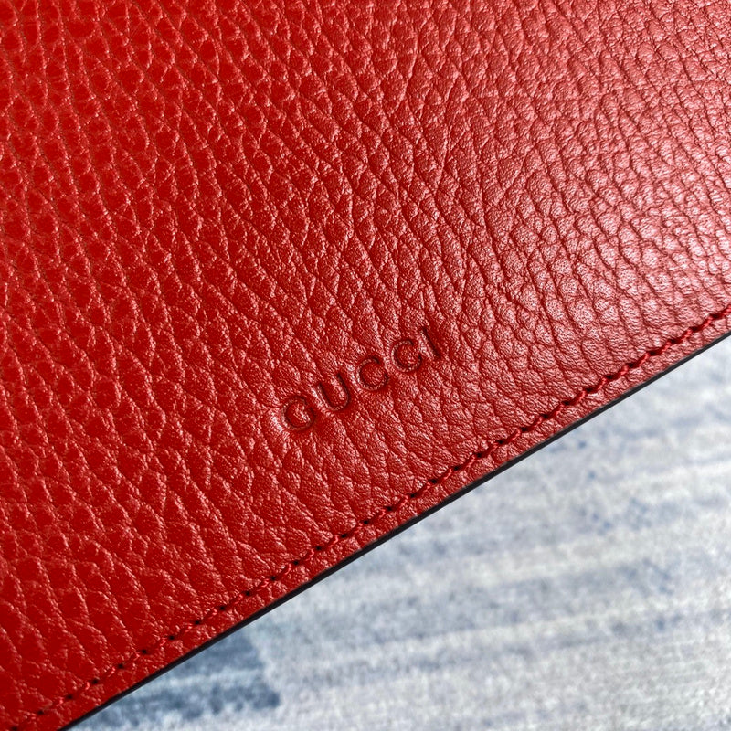 Interior view of everyday-luxe sleek women's handbag – women's everyday handbag