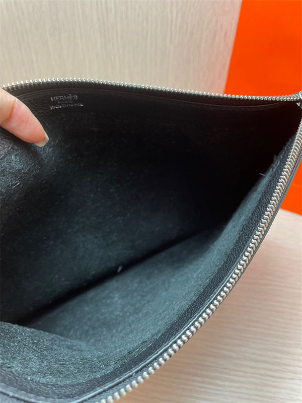  Modern crossbody bag front view 13