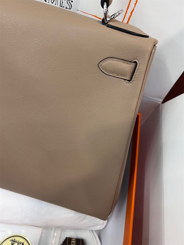  classic structured bag detail view showing craftsmanship 8