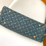  everyday handbag detail view showing craftsmanship 8