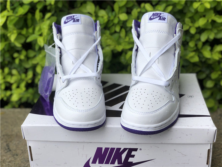 Nike Men's & Women's Premium Casual Sneakers — Style 160 hardware detail