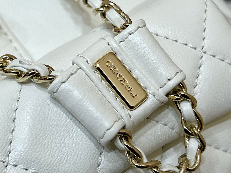 Ziva's Charm handbag – product shot (one versatile size)