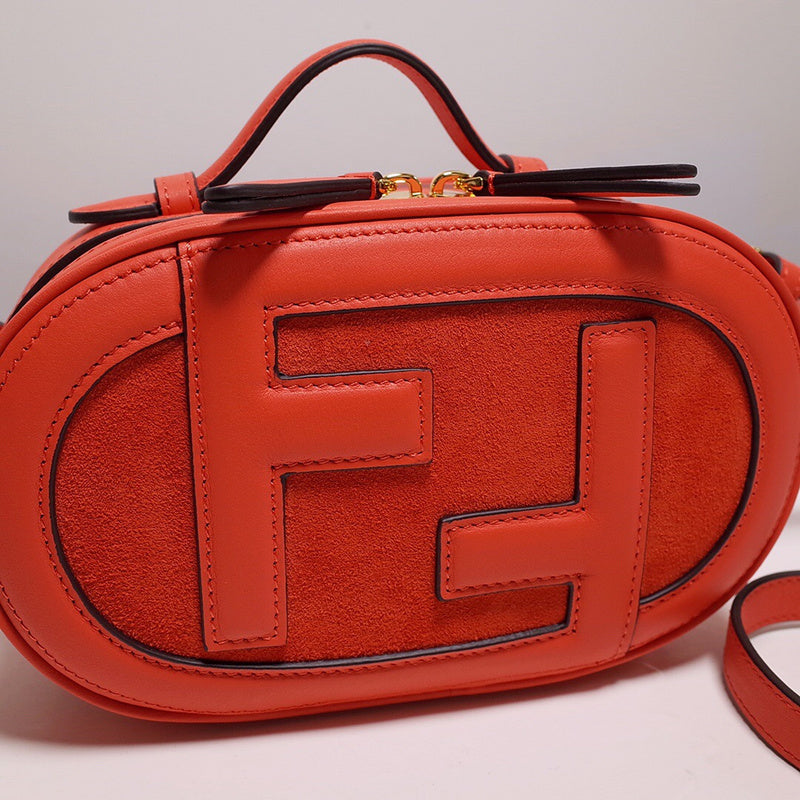 Ziva's Charm handbag – detail view (21cm*7.5cm*12.5cm)