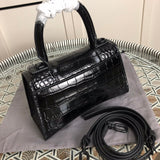 Handle and strap detail of statement everyday-luxe women's handbag – women's premium purse