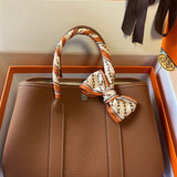  satchel interior and compartment view