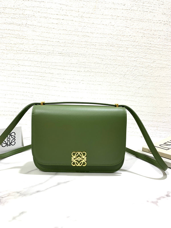 Ziva's Charm handbag – front view (19cm*6cm*13.5cm)