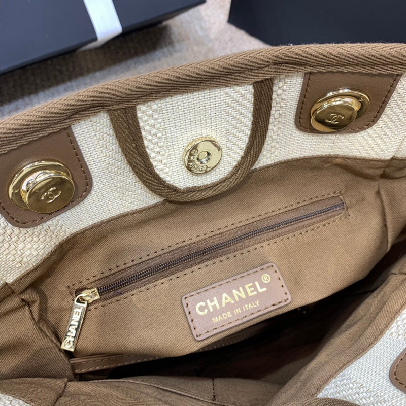  women's handbag, spacious design, view 5