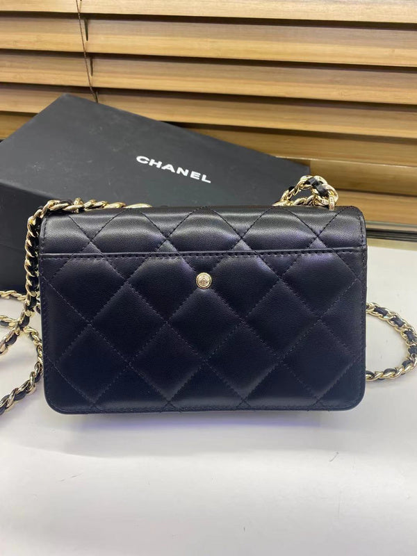 women's handbag, mid design, view 2