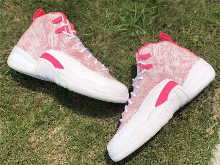 Nike Men's & Women's Luxury Lifestyle Trainers — Style 207 side view