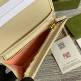 Close-up detail of structured classic women's handbag – women's everyday handbag