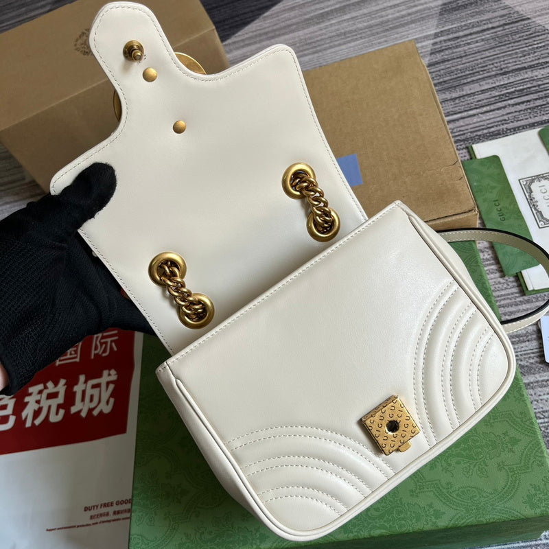 Streamlined handbag styled for everyday wear