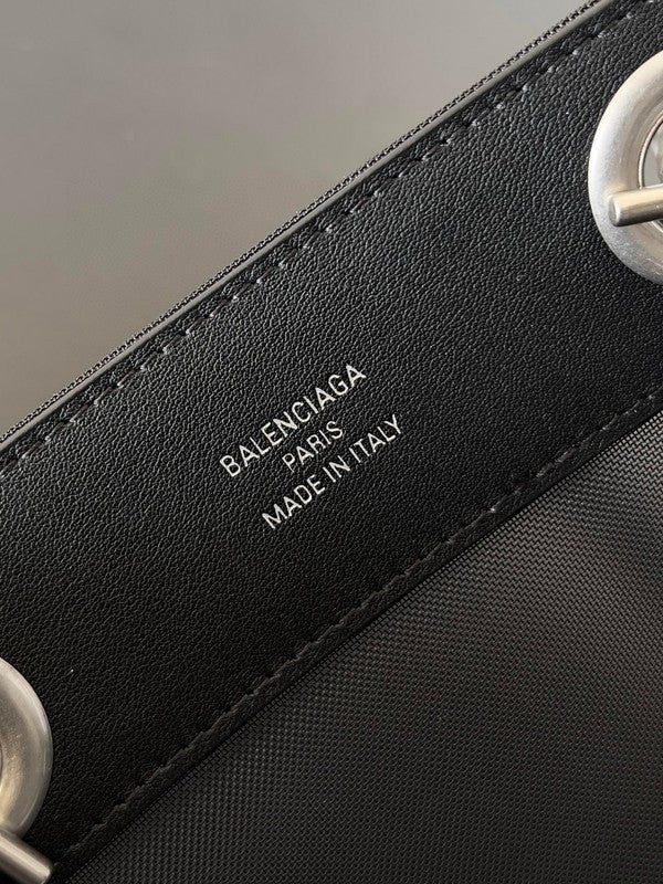 Zivas Charm Everyday Sophistication Statement Handbag (Effortless Style Upgrade) – Detail View