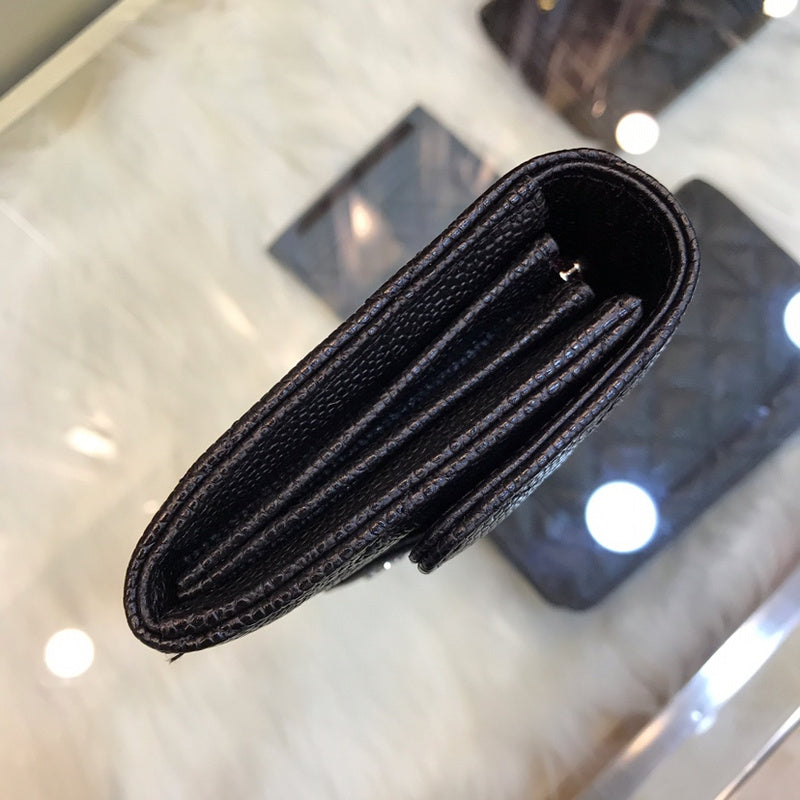 Zivas Charm Elevated Essentials Everyday Handbag (Timeless Wardrobe Addition) – Close-Up Detail