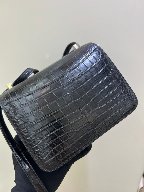 Smart bag shown from front angle