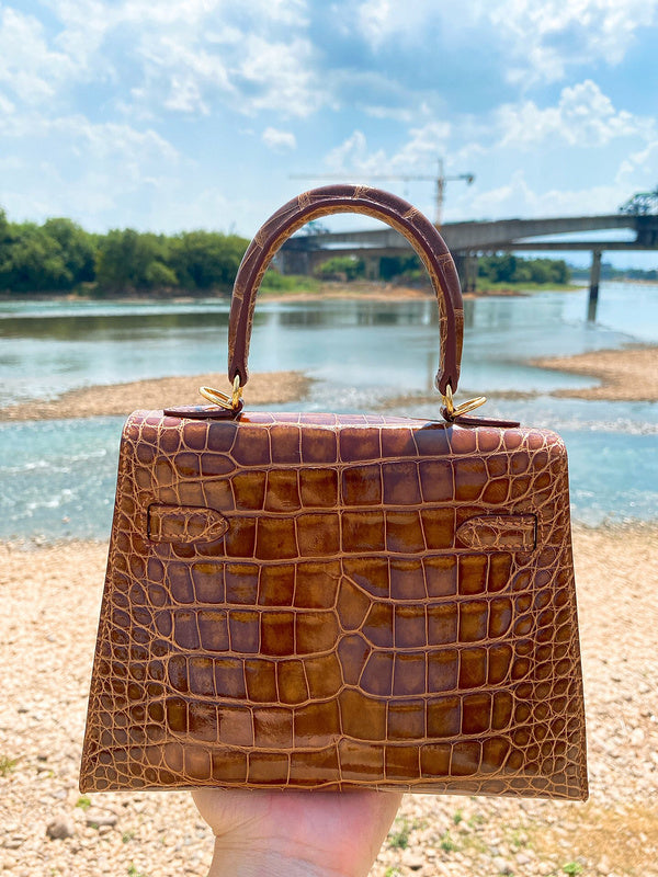 Everyday-Ready bag shown from front angle