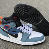 Nike Men's & Women's Premium Low-Top Trainers — Style 001 hardware detail