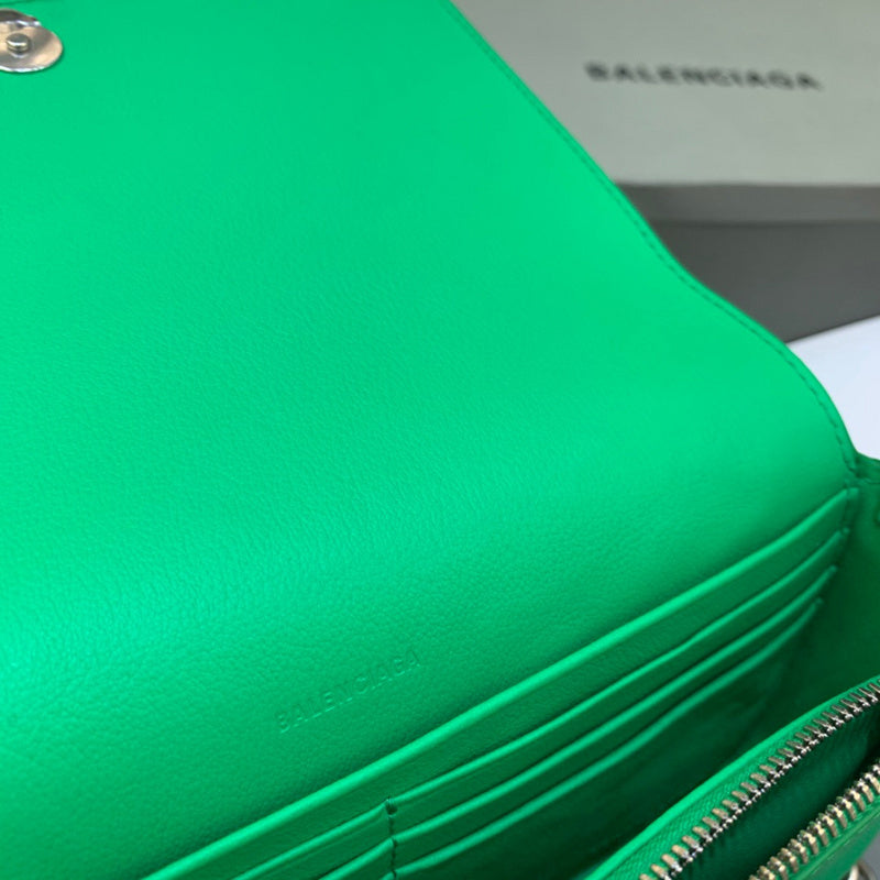 Understated Premium PU Leather Handbag - Premium Craftsmanship Detailing | Women's Designer-Inspired Purse #431 - texture close-up (image 9) of designer-inspired handbag