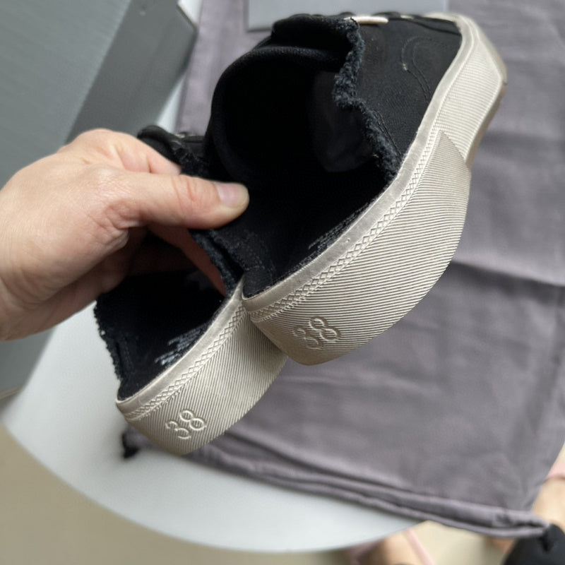 Zivas Charm Classic Sensibility Designer Shoes (Effortless Everyday Style) – Close-Up Detail