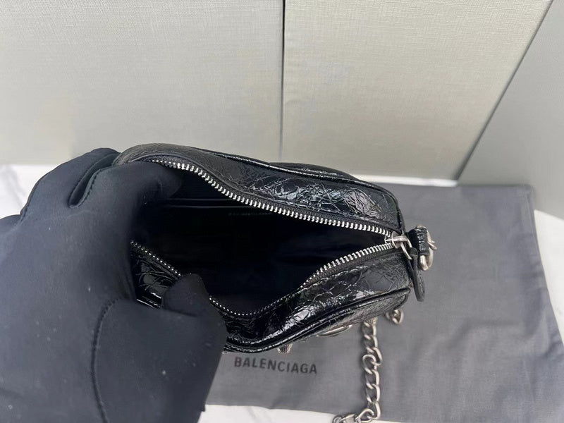 Zivas Charm Sleek Silhouette Statement Handbag (Considered Detail & Form) – Detail View