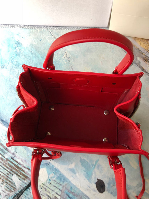 Understated Faux Leather Handbag - Chic Everyday Appeal | Women's Luxury Handbag #978 - hardware and detail close-up (image 5) of designer-inspired handbag