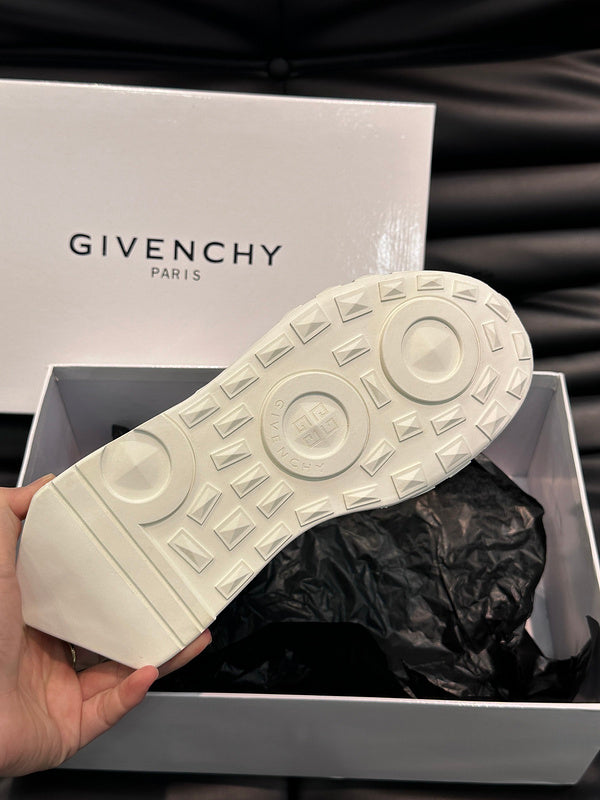 Givenchy shoes Style 175 - sole and craftsmanship detail