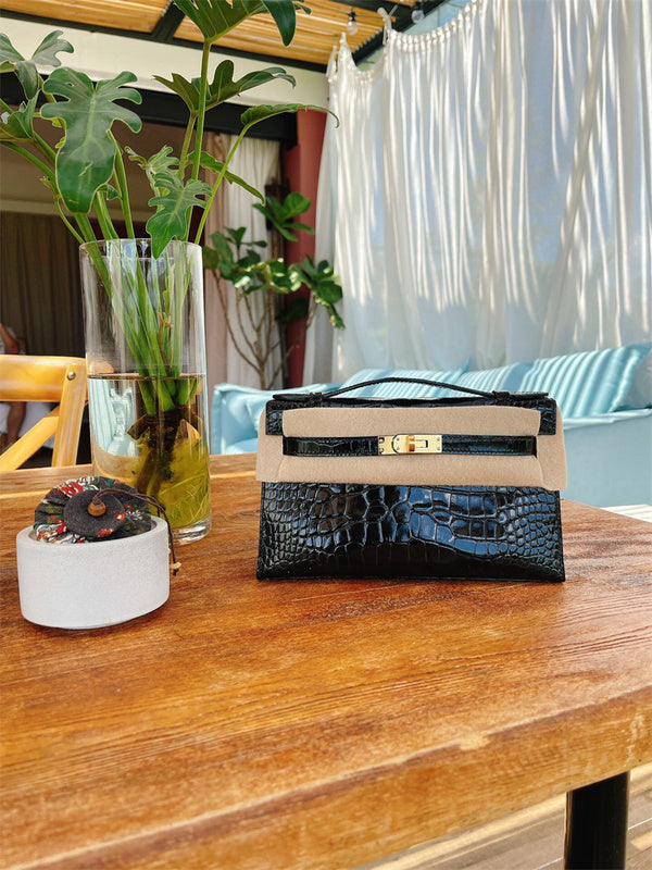 Crisp handbag styled for everyday wear