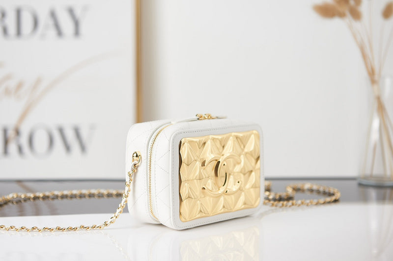  women's handbag, versatile design, view 1