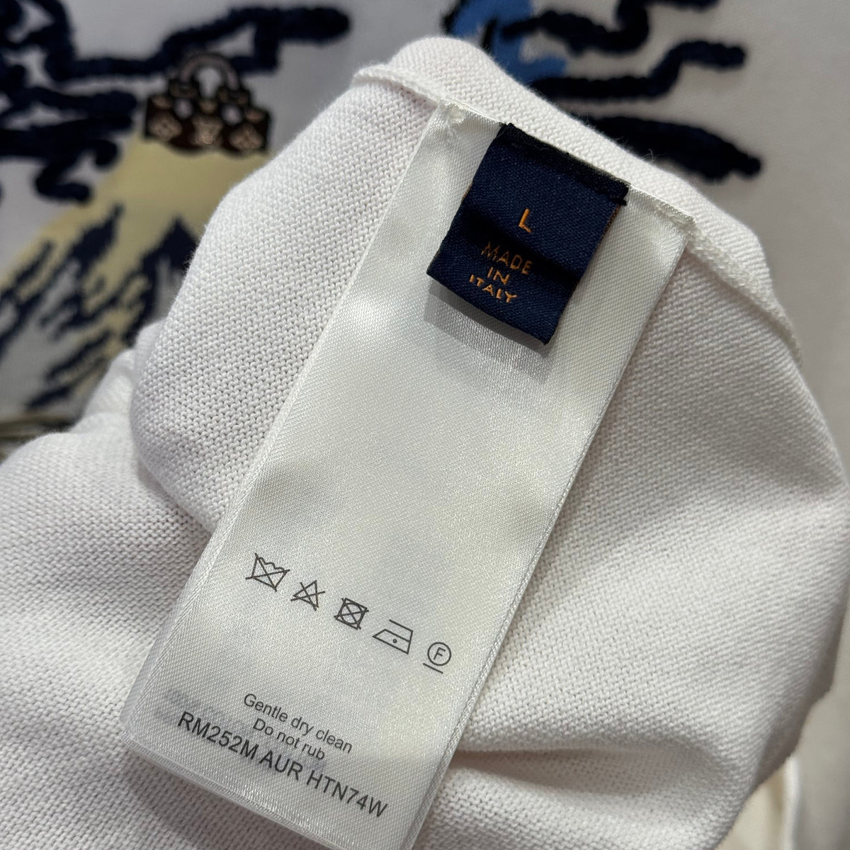 Louis Vuitton T-Shirts? Louis Vuitton Lou T-shirt Premium Designer Cotton T-Shirt