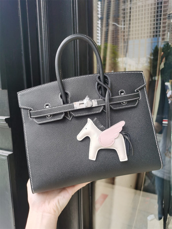  Versatile handbag front view 7