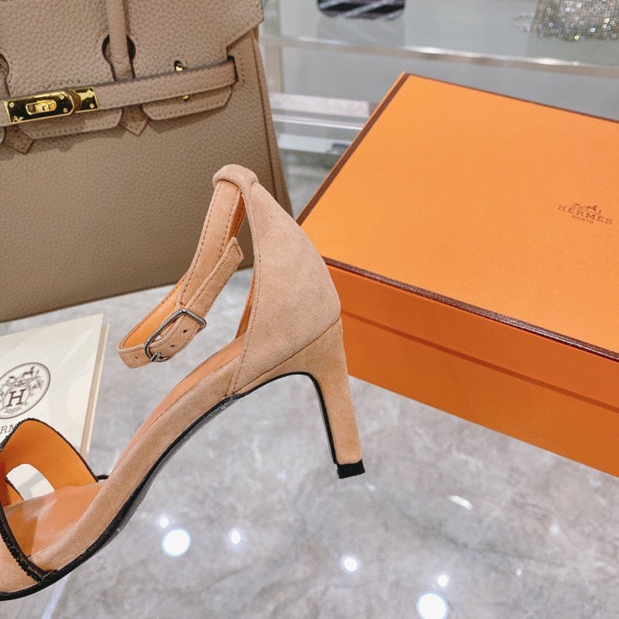 Hermès White Chunky Platform Sneakers - Heel Detail View