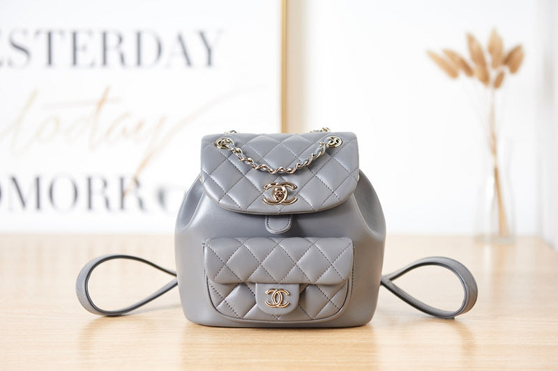 Zivas Charm Effortless Elegance Designer Handbag (Designer-Inspired Craftsmanship) – Detail View