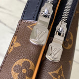  Streamlined handbag front view 7
