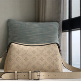  streamlined structured bag styled with outfit 24