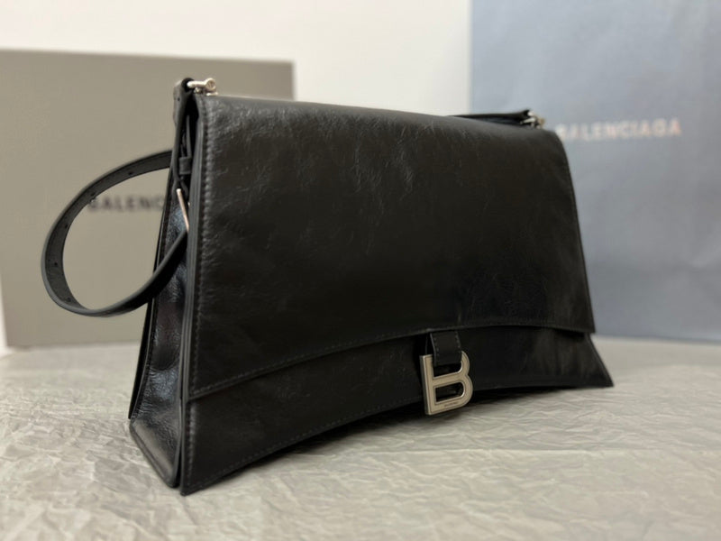 Zivas Charm Streamlined Design Fashion Handbag (Elevated Accessory Essential) – Full Silhouette