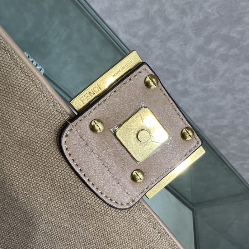 Ziva's Charm handbag – interior view (19cm*4cm*10cm)
