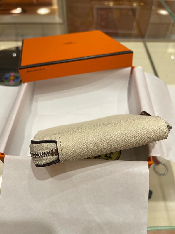 Interior view of fluid premium bag