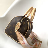  sophisticated shopper bag styled with outfit 12