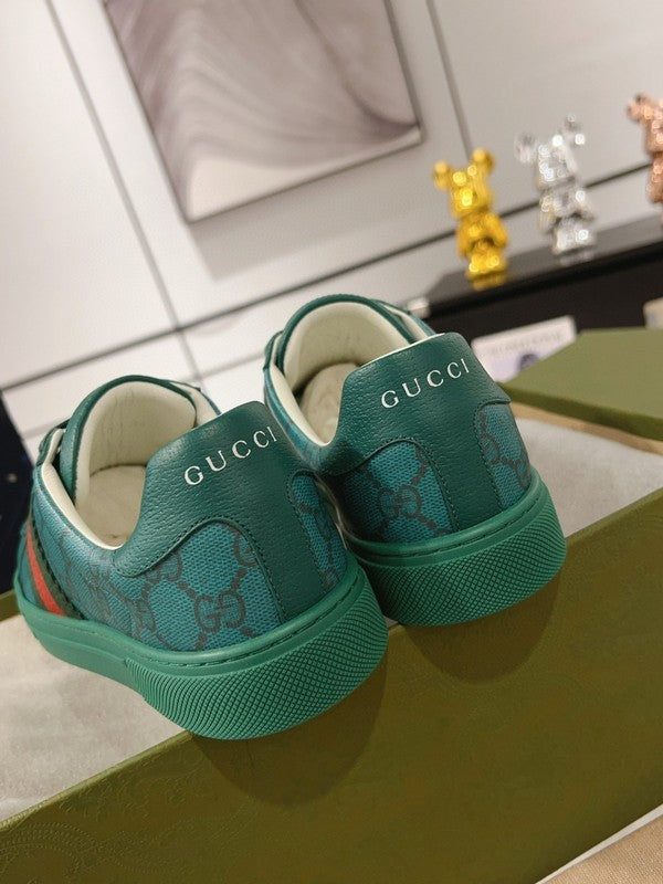 Gucci bold contrast luxury sneakers view 4 minimalist modern build