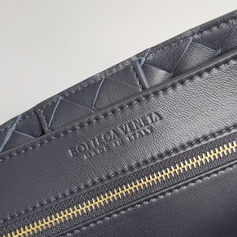 Chic Premium PU Leather Handbag - Refined Silhouette | Women's Designer-Inspired Purse #1594 - close-up detail shot (image 3) of designer-inspired handbag