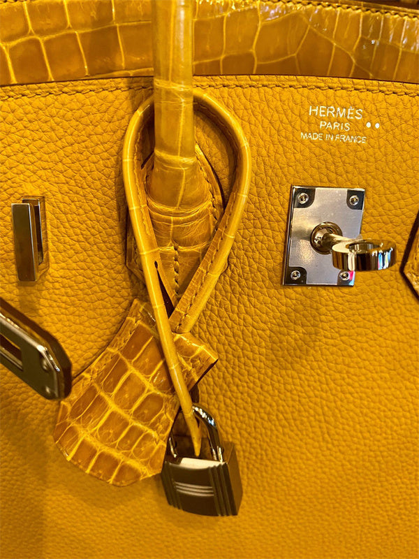  Minimalist everyday bag carried on shoulder 10