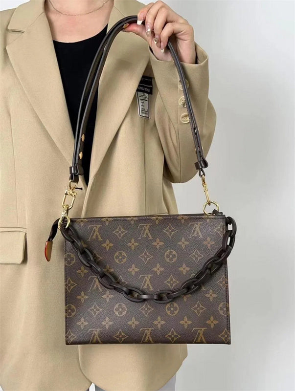  statement tote bag styled with outfit 30