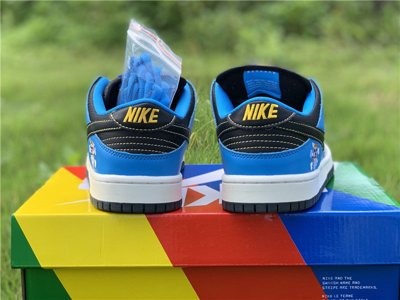 Nike Men's & Women's Designer Street Sneakers — Style 146 interior view
