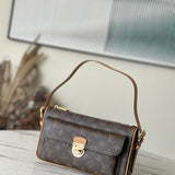  effortless handbag styled with outfit 12