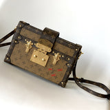  timeless everyday bag detail view showing craftsmanship 8