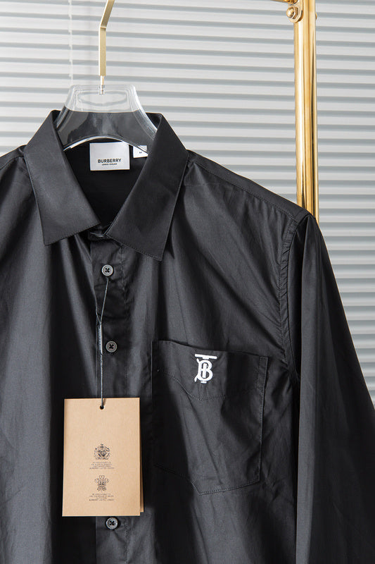 Texture and finish detail of Burberry luxury piece style No.035
