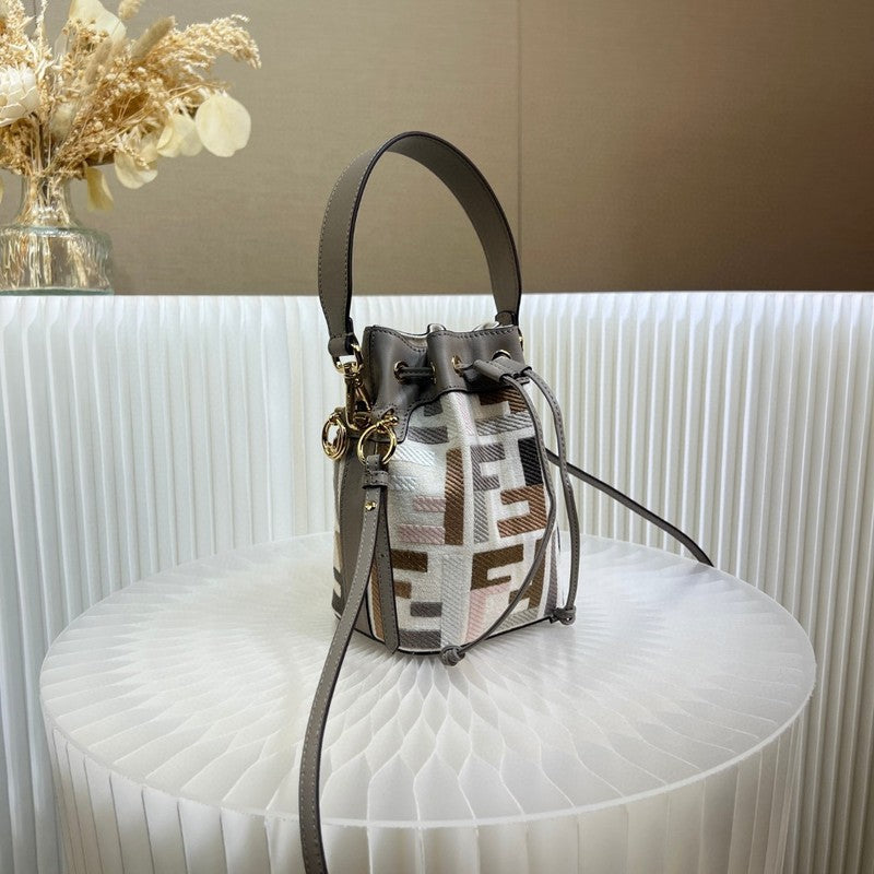 Ziva's Charm handbag – detail view (12cm*18cm*10cm)